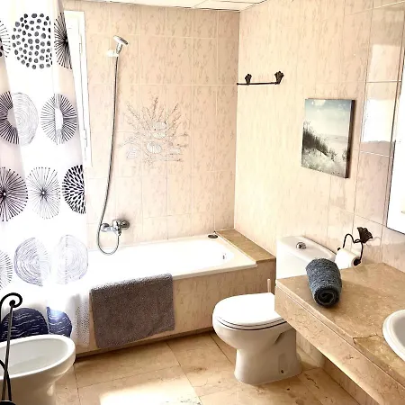 Apartman Front Line Apartment, Close To Everything..